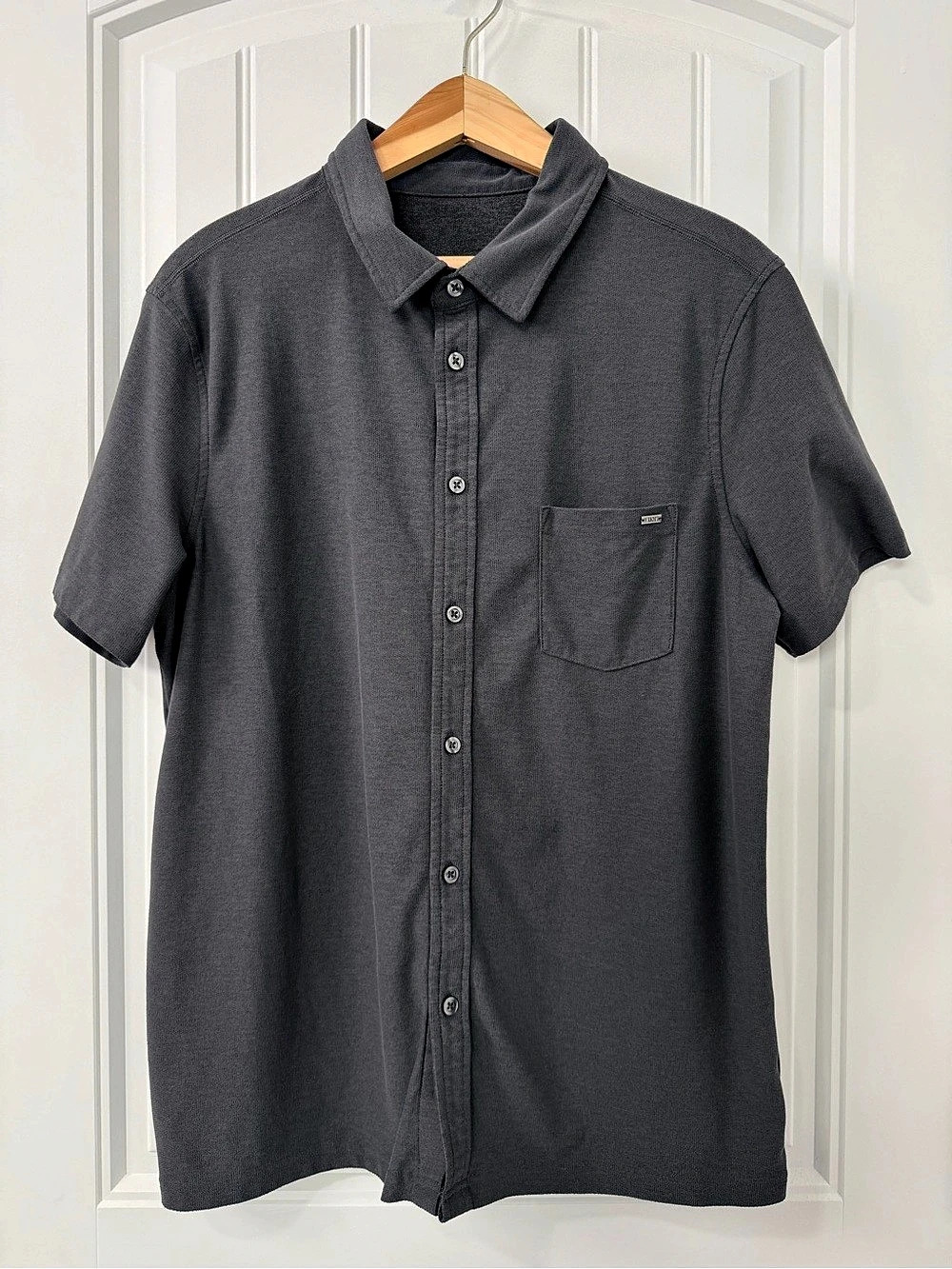 Vuori Short Sleeve Ace Button-Down Men's Gray Size Large